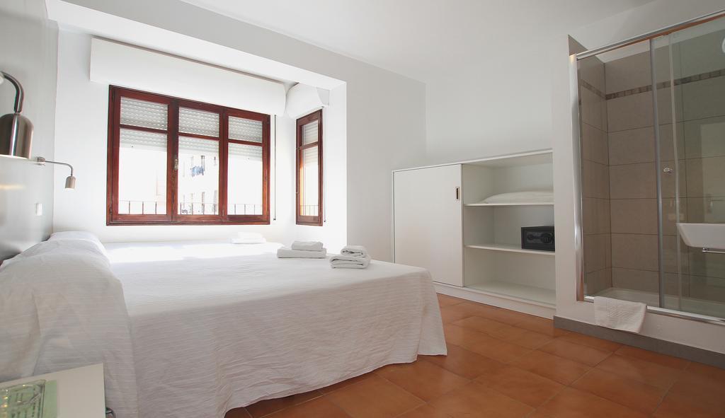 Hostal Ripoll Ibiza Екстериор снимка