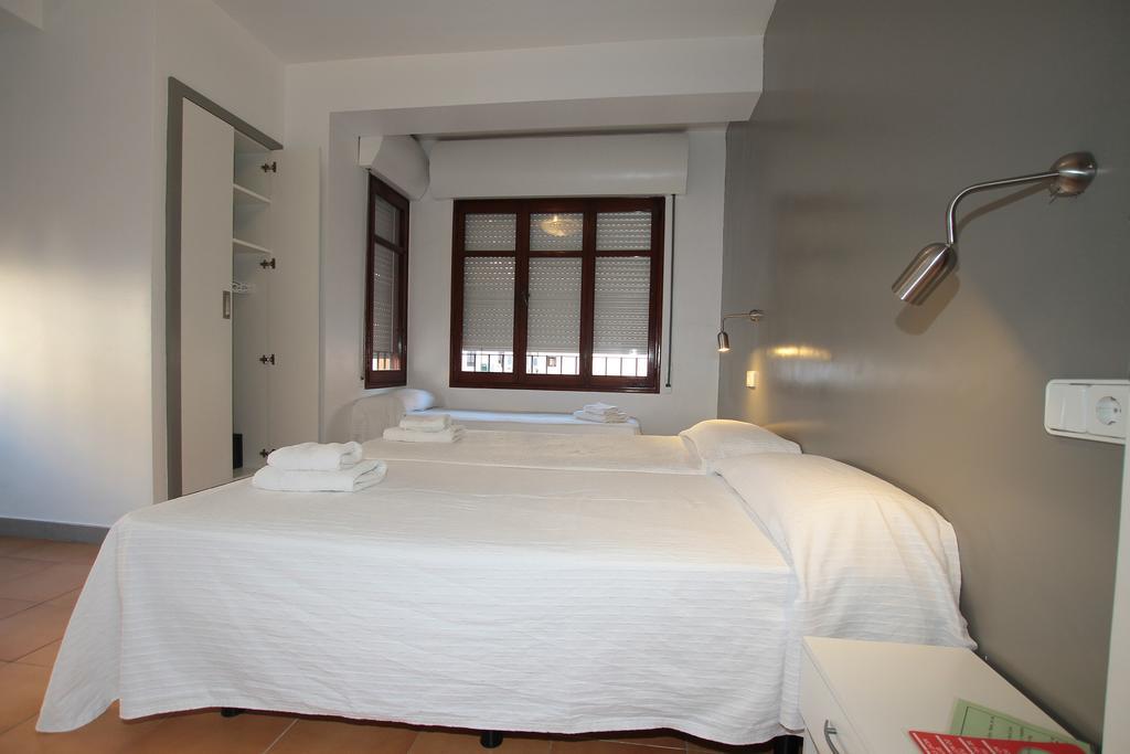 Hostal Ripoll Ibiza Екстериор снимка