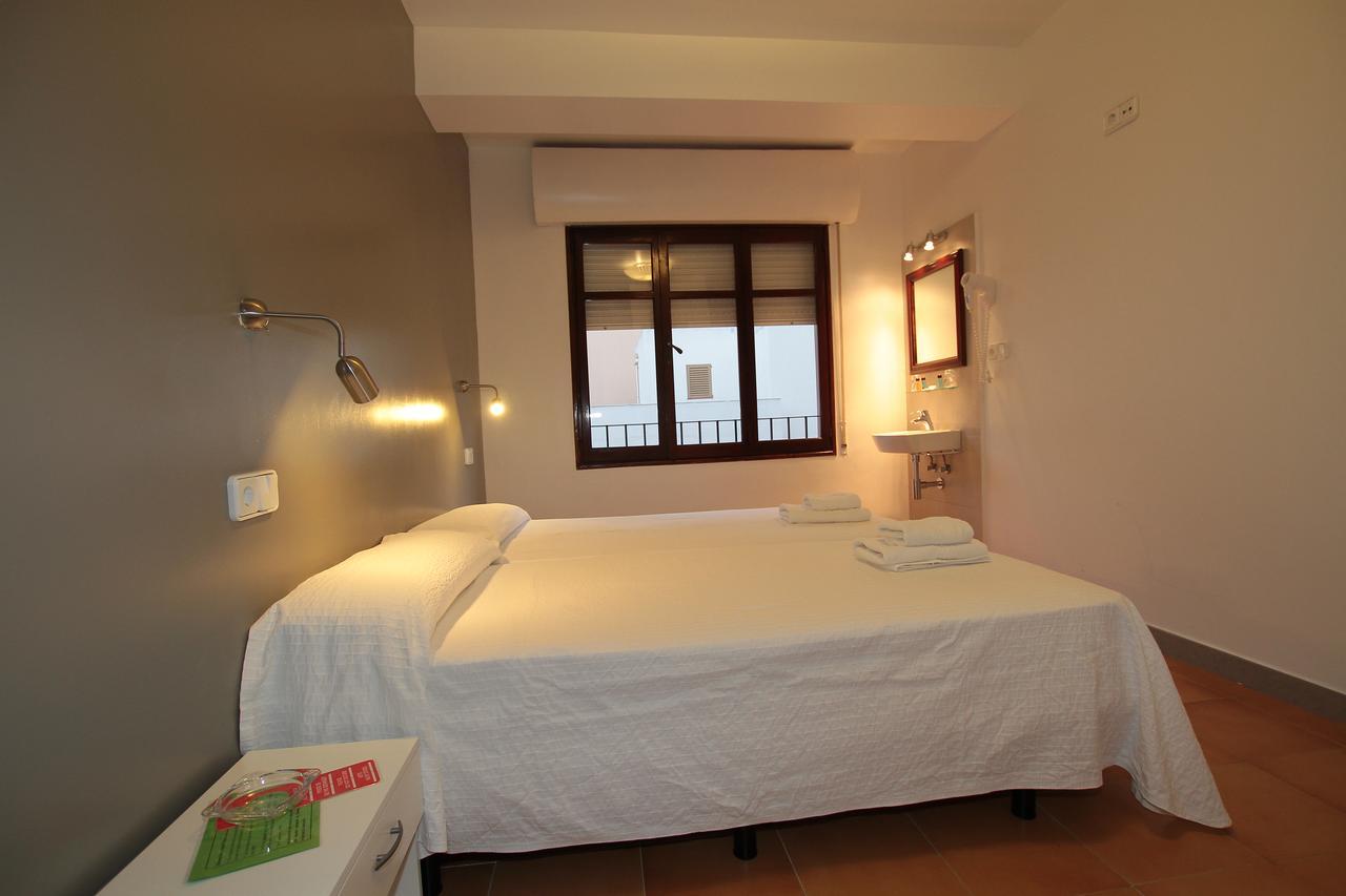 Hostal Ripoll Ibiza Екстериор снимка