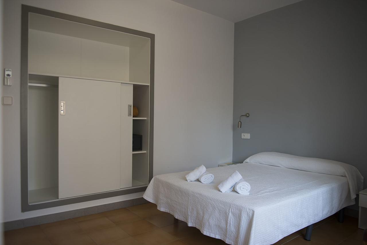 Hostal Ripoll Ibiza Екстериор снимка